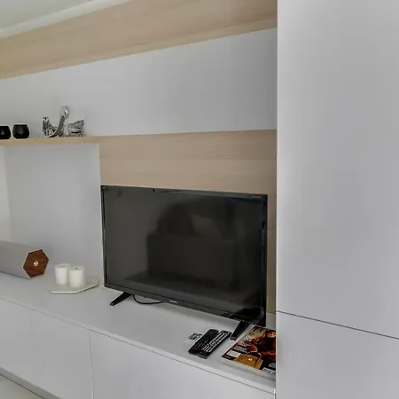 Immogroom- Modern - Elegant - Close To The -ac *
